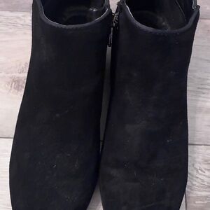 Crown Vintage 8M Tabitha Black Ankle Booties